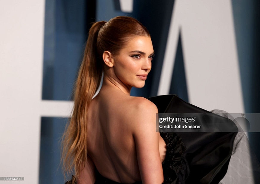 nhung co gai xinh dep nhat the gioi hanh trinh kham pha ve dep vuot thoi gian va van hoa 697da4b591a23