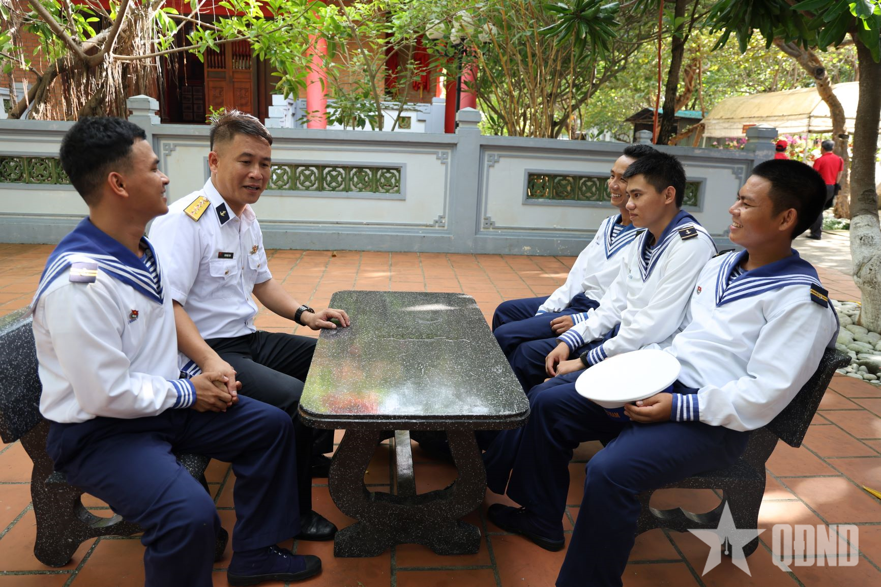 Quay lén gái xinh đang ngủ – Hiểm họa vô hình và cách phòng tránh hiệu quả