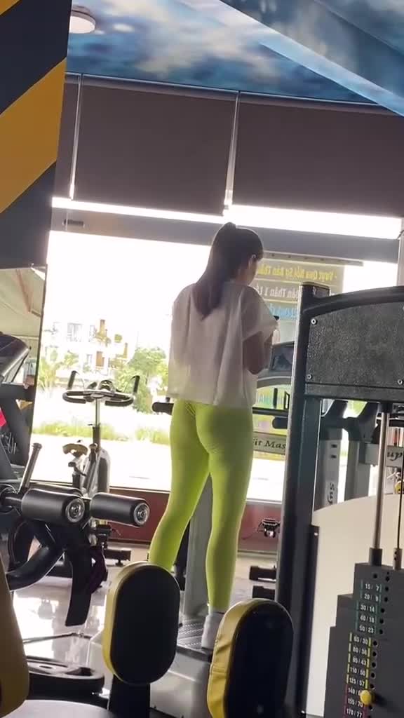 quay len gai xinh dep nguy co hau qua va trach nhiem cua xa hoi trong hanh vi xam pham quyen rieng tu 697da1e555b71