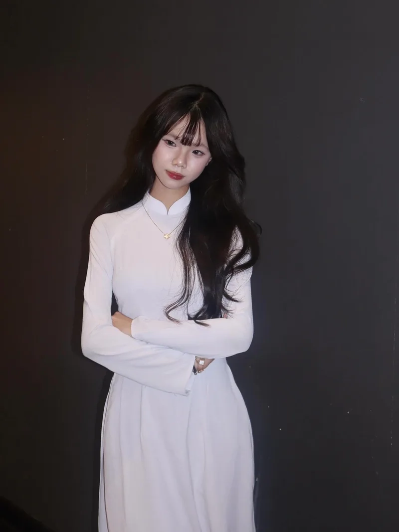 Tuyển chọn hình gái xinh tóc dài đẹp hút hồn năm 2024 – Vẻ đẹp mê hoặc của những cô nàng tóc thướt tha