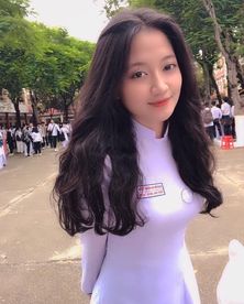 ve dep bat tan cua gai xinh toc dai nguoi mau cua nu quyen va thoi trang hien dai 697d0d0e7221b